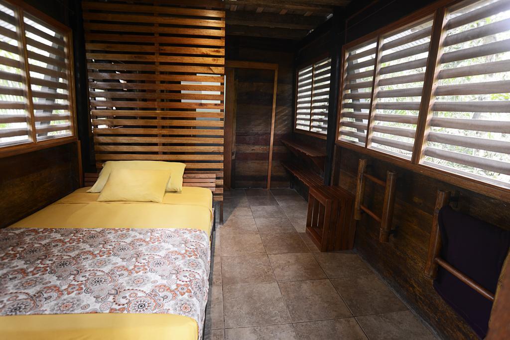 Jamu LodgePuerto Montufar エクステリア 写真