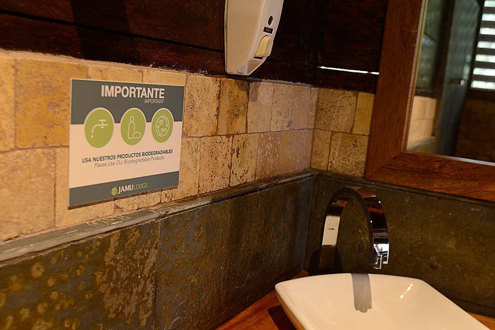 Jamu LodgePuerto Montufar エクステリア 写真