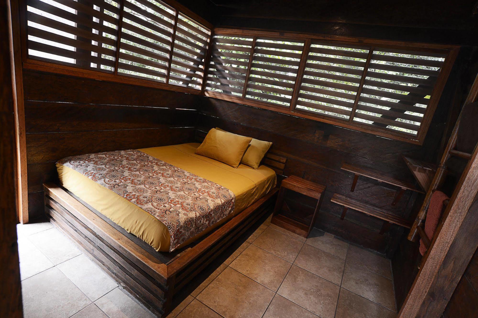 Jamu LodgePuerto Montufar エクステリア 写真