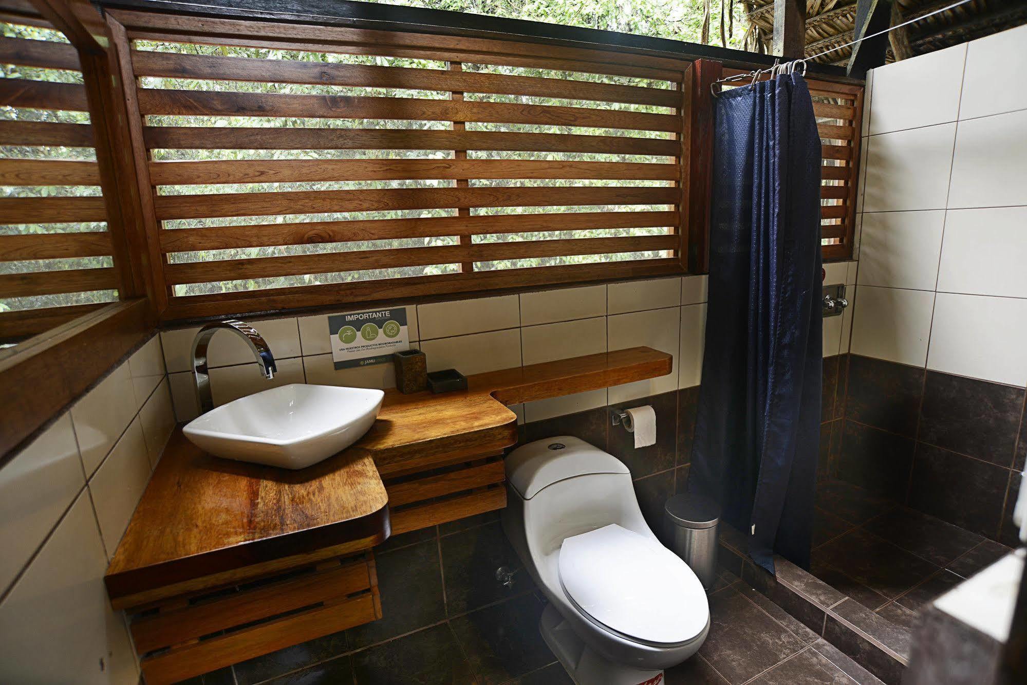Jamu LodgePuerto Montufar エクステリア 写真