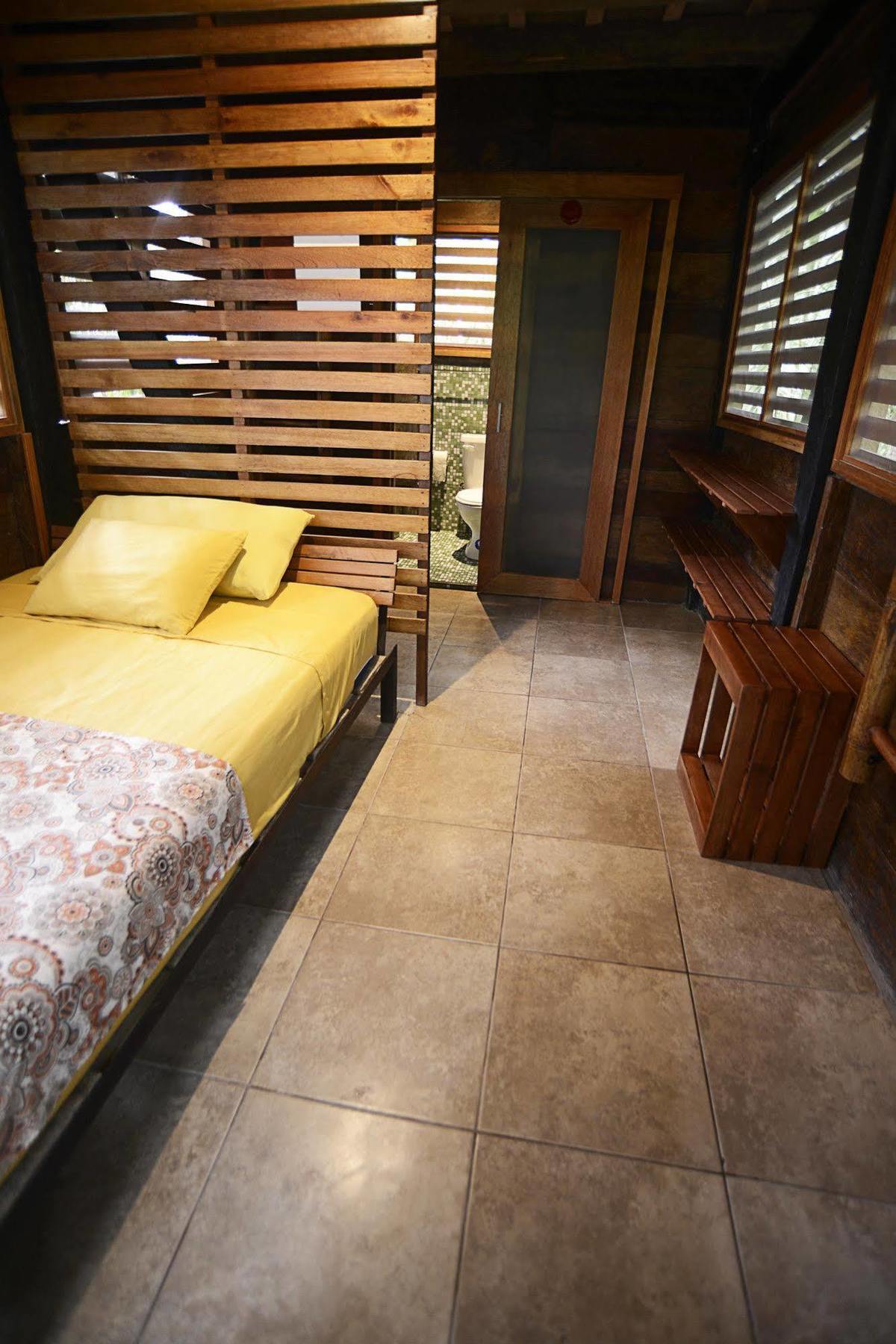 Jamu LodgePuerto Montufar エクステリア 写真