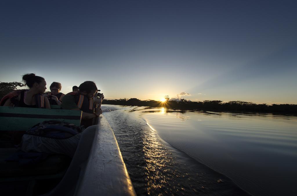 Jamu LodgePuerto Montufar エクステリア 写真