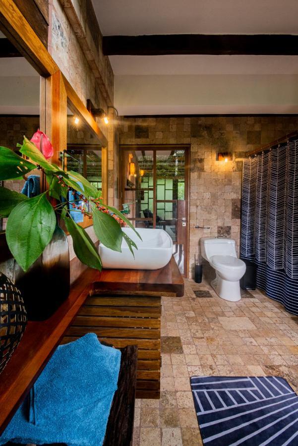 Jamu LodgePuerto Montufar エクステリア 写真